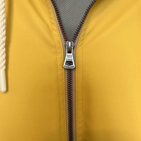 Weatherproof Yellow Vintage Rain Jacket - Picture 3 of 6